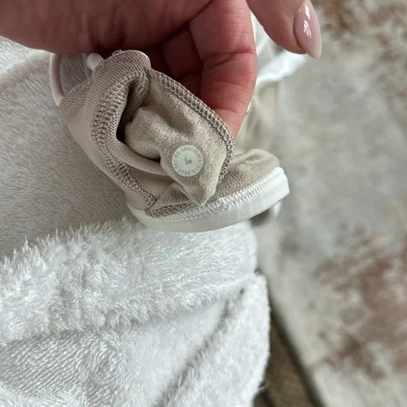 Lululemon Free To Be Bra (Wild) White - Picture 4 of 4